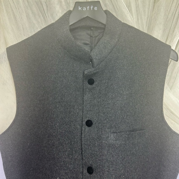 Stylish Nehru style Gray Vest with Black Accent buttons - Picture 4 of 9